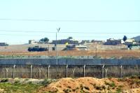 Terör örgütü YPG sınırın sıfır noktasında mevzilendi